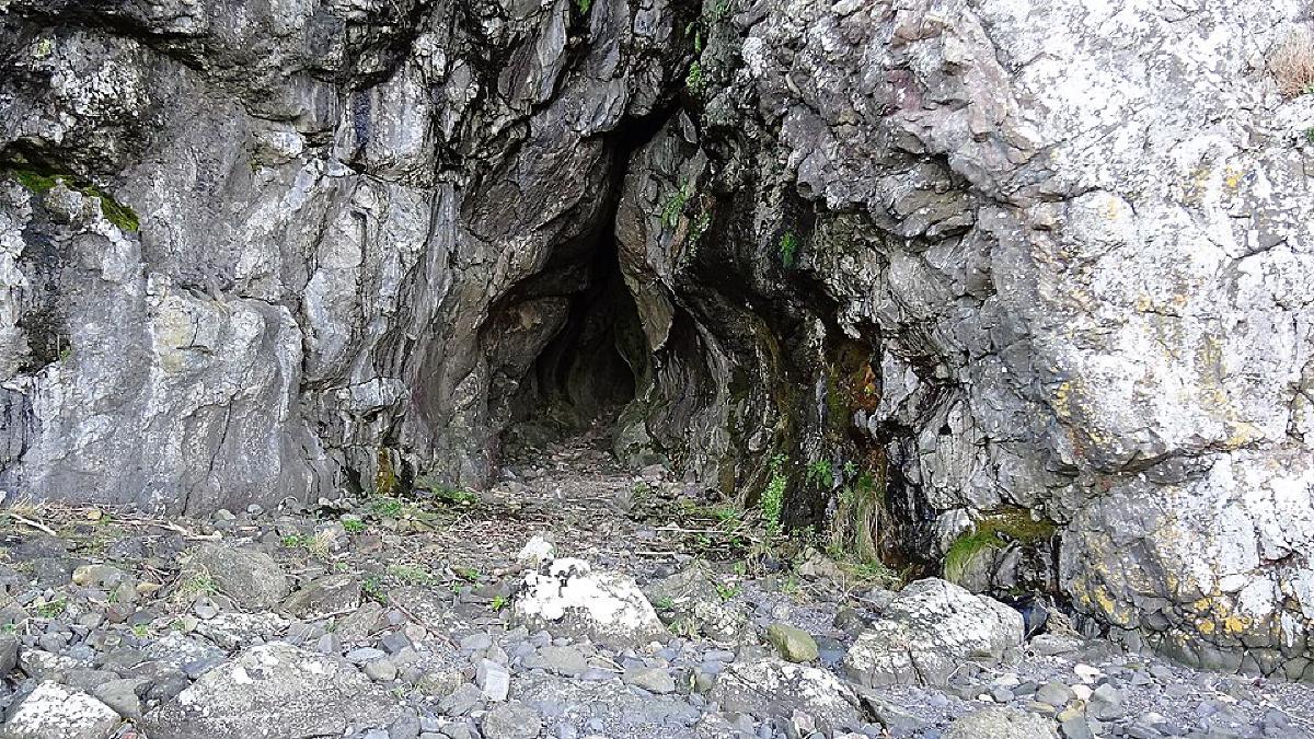 You Know Nothing About... - Part 3: The Cave of Whispers: How the Cannibal Clan of Sawney Bean Was Manufactured
