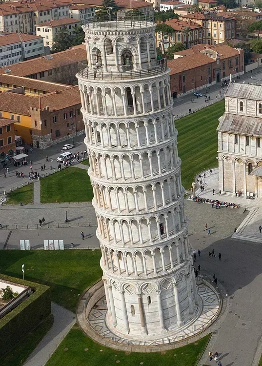 Illustration showing the soil layers and inadequate foundation depth of the Leaning Tower of Pisa